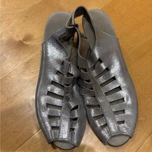 Munro Abby peep-toe slingback sandals  shoes metallic taupe leather sz 9